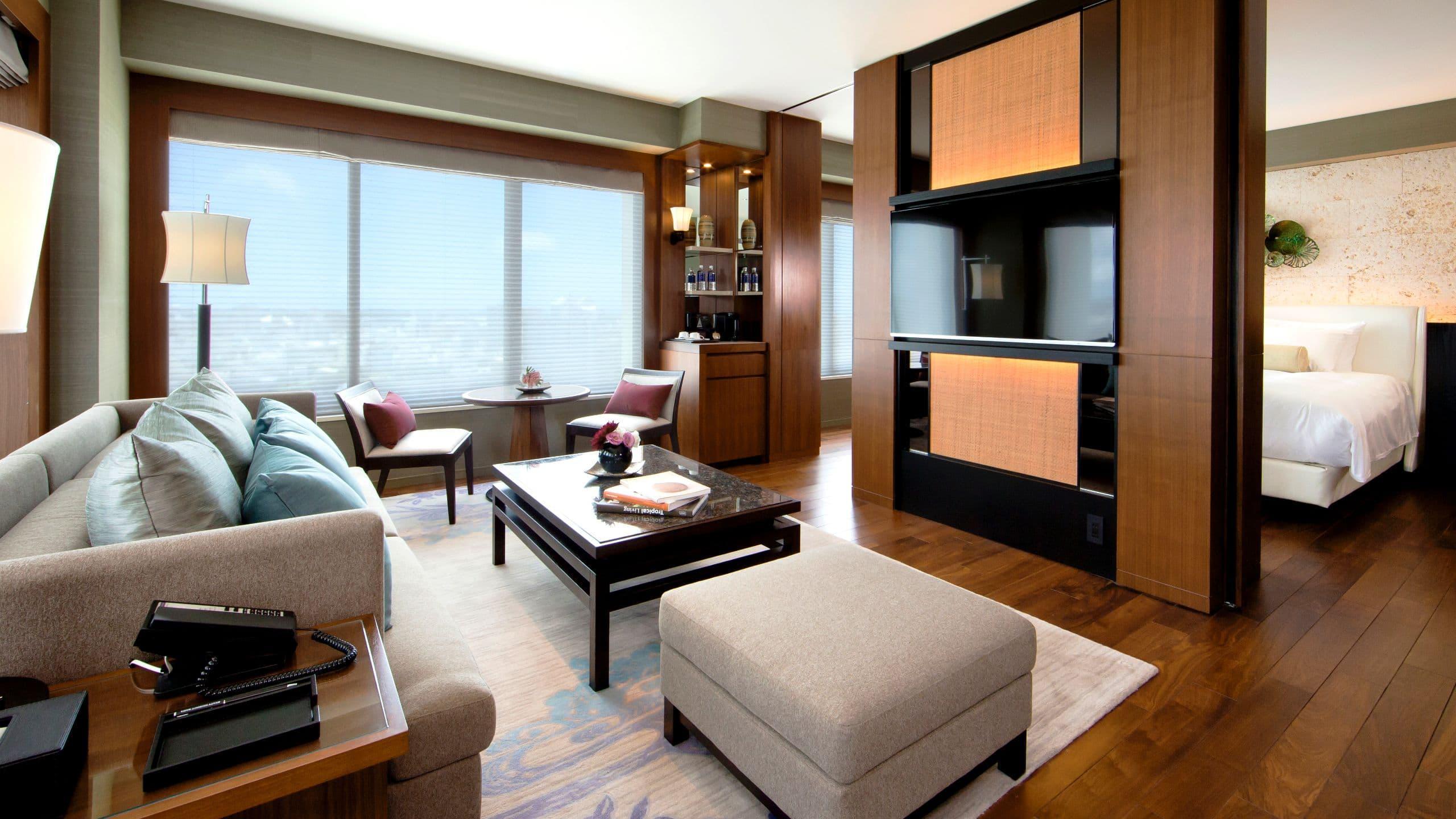 Hotel Hyatt Regency Naha, Okinawa Exterior foto A suite at the Mandarin Oriental, Tokyo