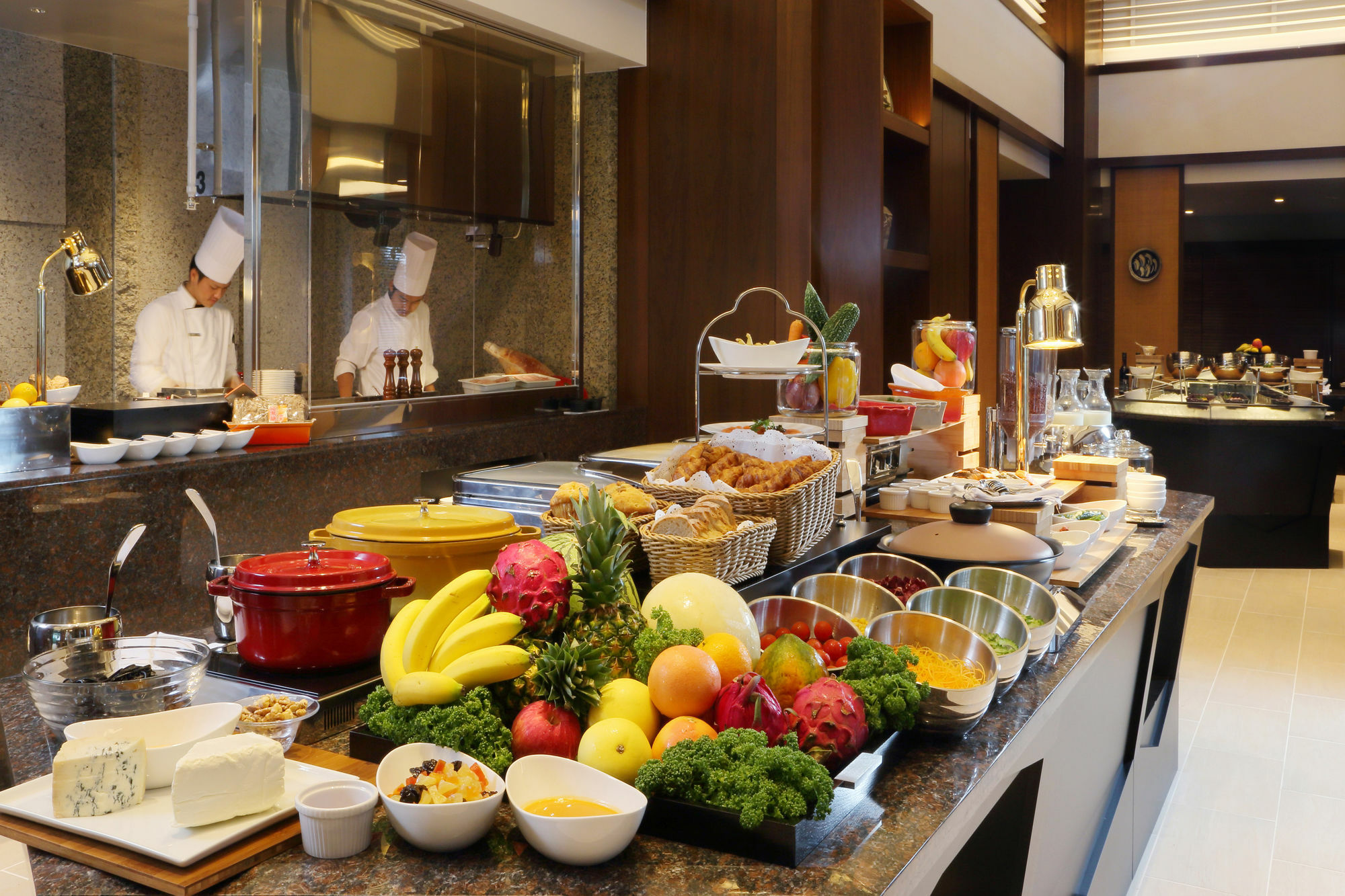 Hotel Hyatt Regency Naha, Okinawa Exterior foto A buffet at a hotel
